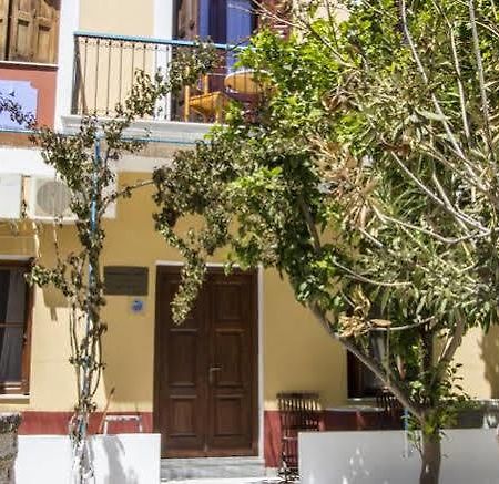 Symi Center Hotel エクステリア 写真