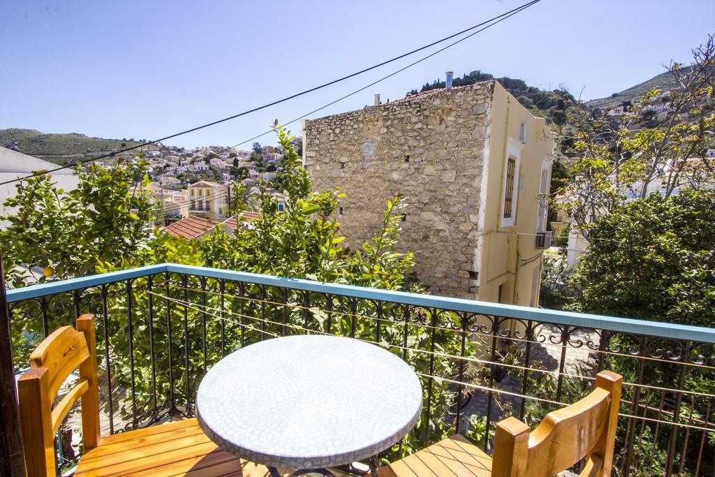 Symi Center Hotel エクステリア 写真