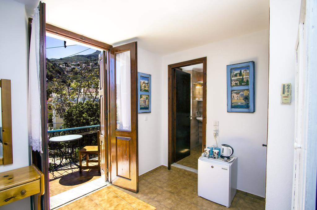 Symi Center Hotel エクステリア 写真