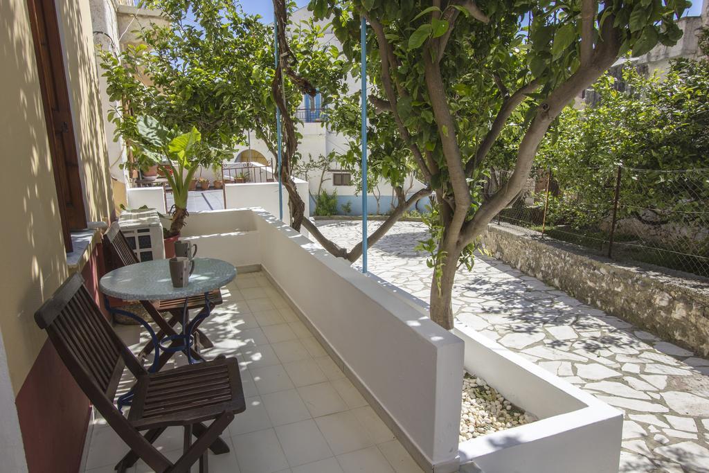 Symi Center Hotel エクステリア 写真