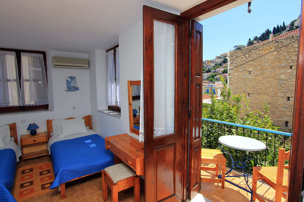 Symi Center Hotel エクステリア 写真