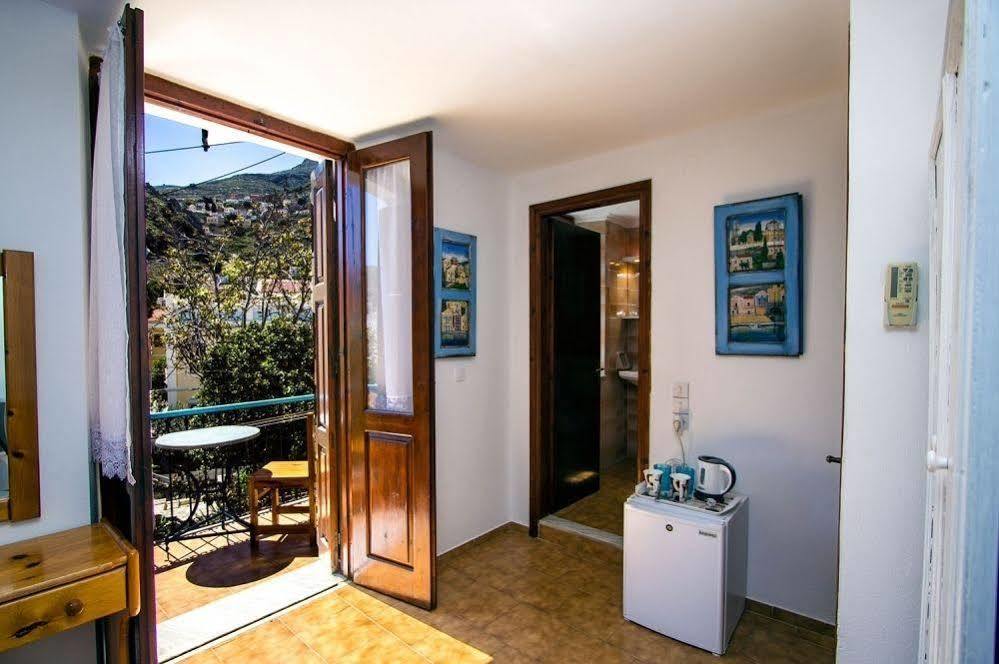 Symi Center Hotel エクステリア 写真